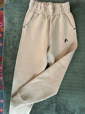 Alphalete Cream High-Waist Drawstring Joggers